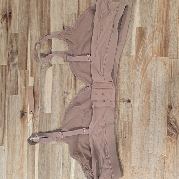 SKIMS Kim Kardashian Women's 2X Bra New w/out Tags! - Picture 2 of 4